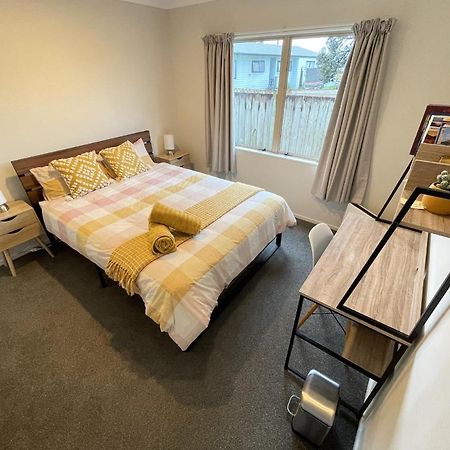 Papamoa Two Rooms & Kitchenette - Dogs Welcome Exteriör bild