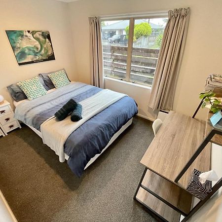 Papamoa Two Rooms & Kitchenette - Dogs Welcome Exteriör bild