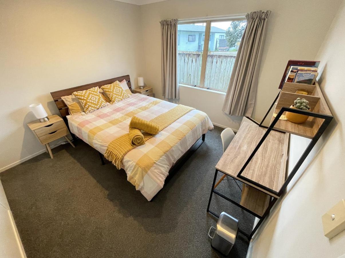 Papamoa Two Rooms & Kitchenette - Dogs Welcome Exteriör bild