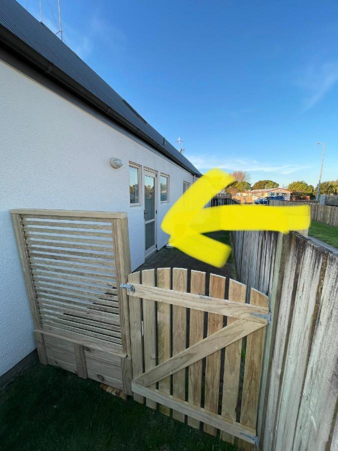 Papamoa Two Rooms & Kitchenette - Dogs Welcome Exteriör bild